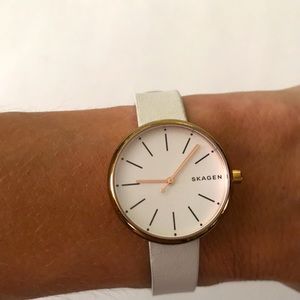 Woman’s Skagen Signatur White Leather Watch